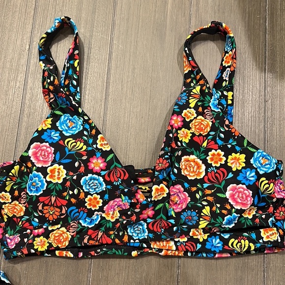 Gianni Bini Floral Bikini Set - Picture 6 of 11